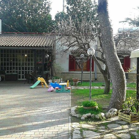Casina Delle Arti Bed and Breakfast San Cataldo  Exteriör bild
