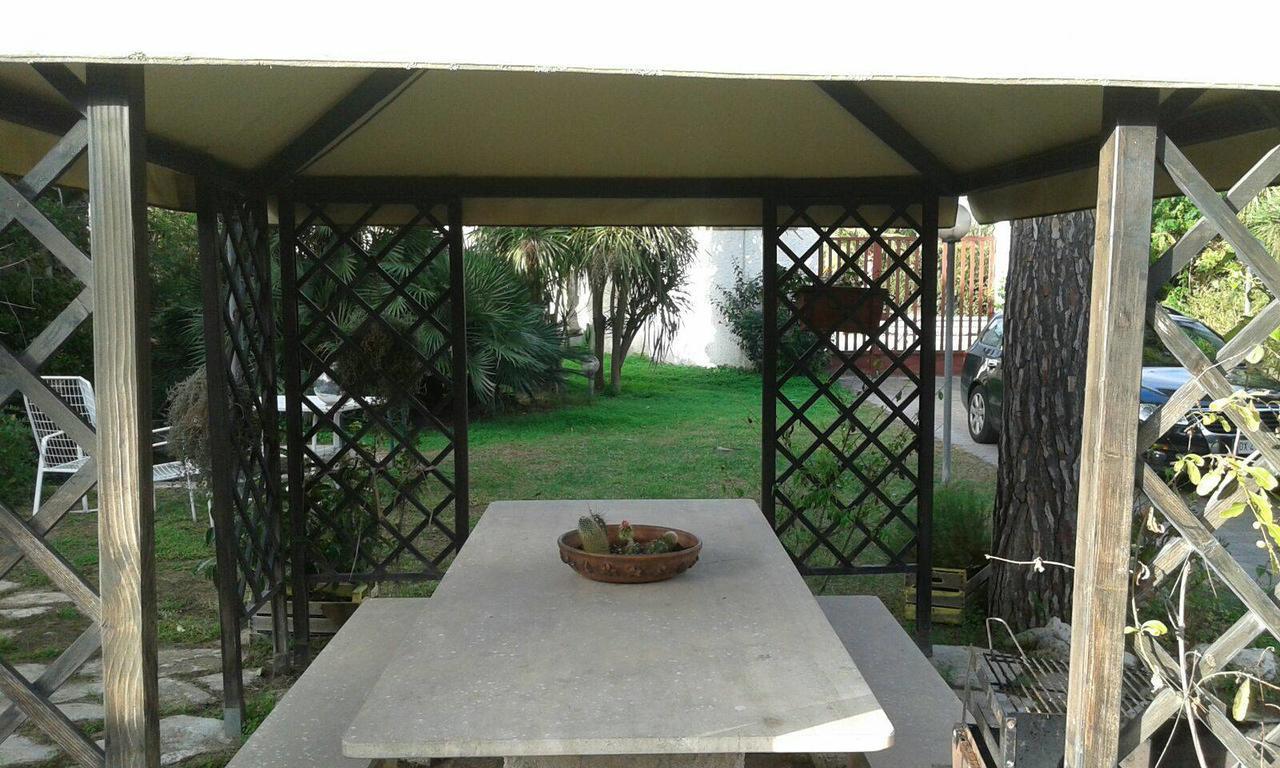 Casina Delle Arti Bed and Breakfast San Cataldo  Exteriör bild