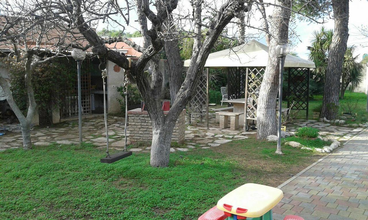 Casina Delle Arti Bed and Breakfast San Cataldo  Exteriör bild