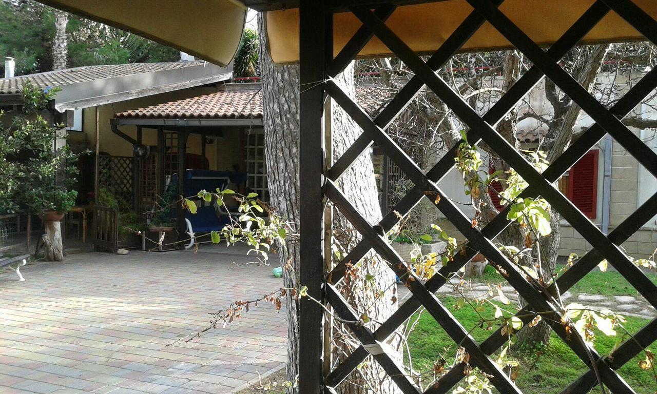 Casina Delle Arti Bed and Breakfast San Cataldo  Exteriör bild